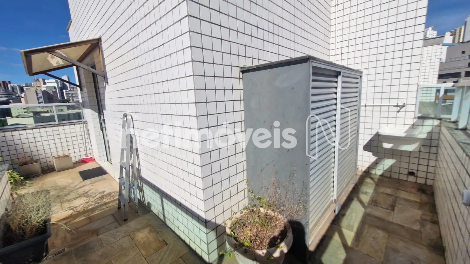 Terraço nos fundos do apartamento
