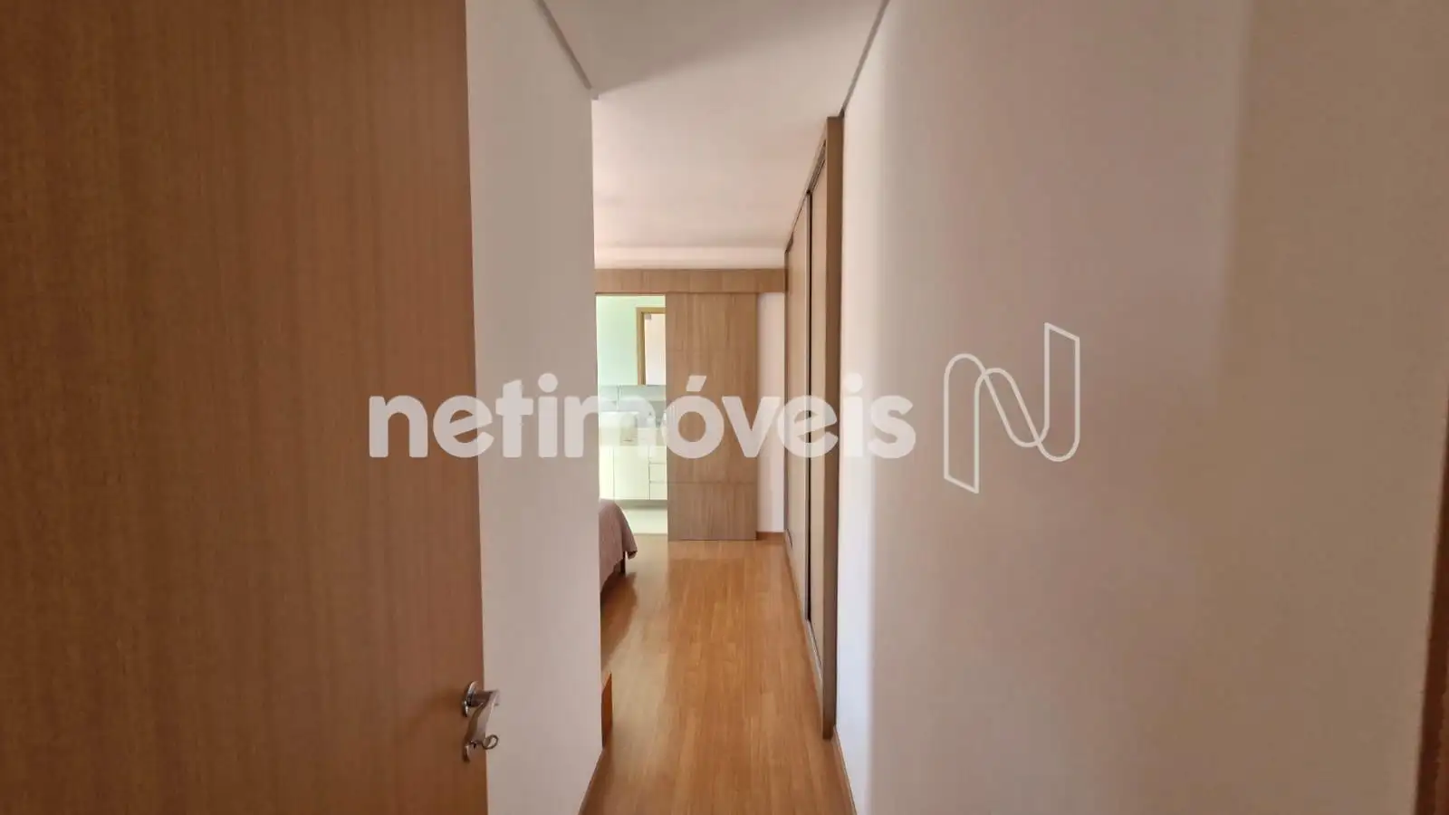 Acesso ao quarto com suíte