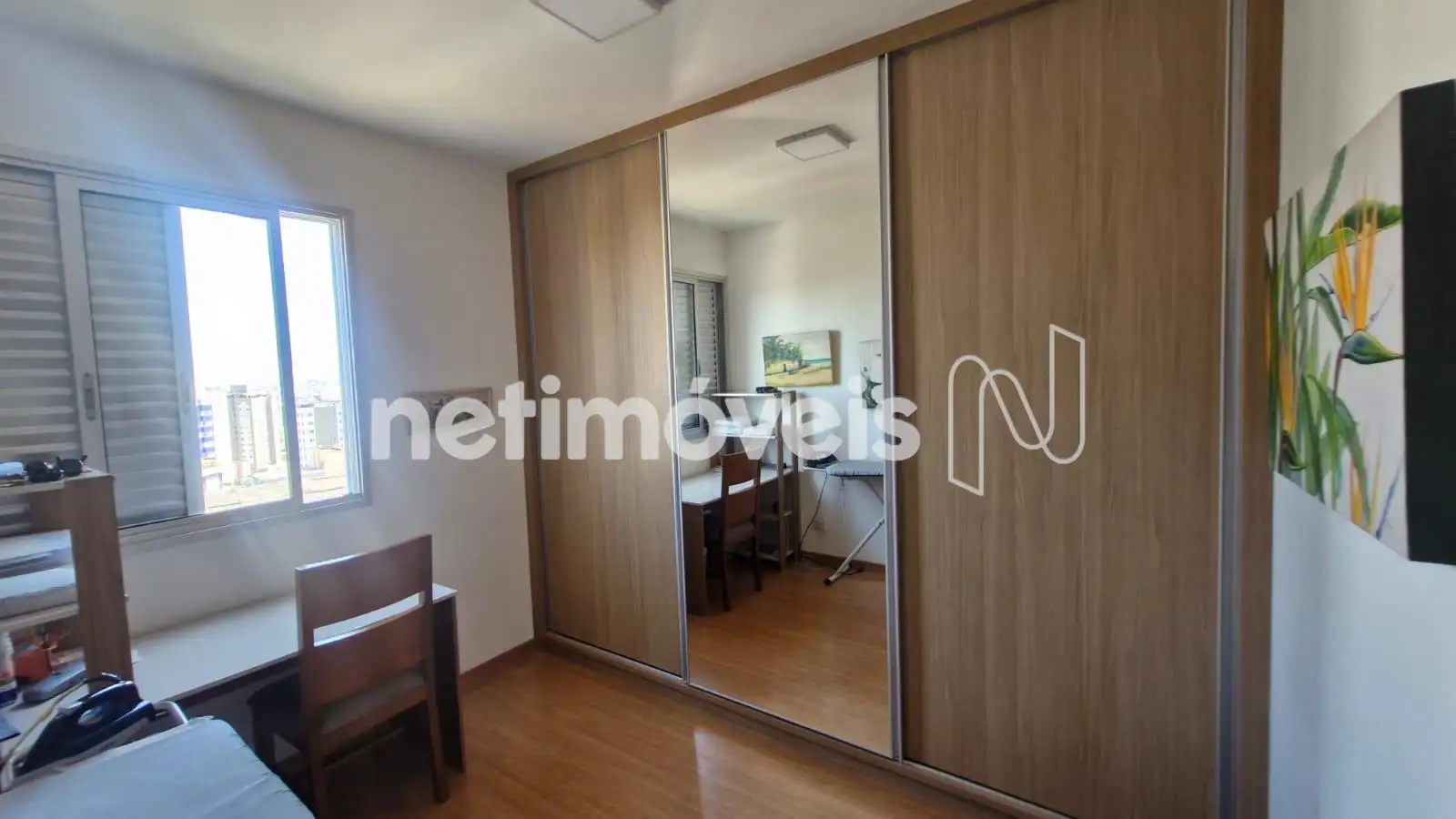 Quarto três ângulo dois