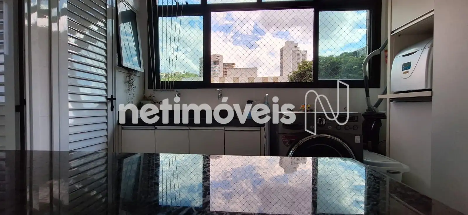 D.C.E e Área de Serviço, Clara e Arejada