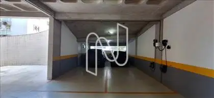 Garagem para 04 Carros, Tomadas Elétricas 