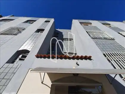Prédio bem conservado, condomínio justo 