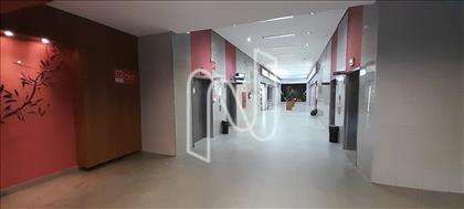 Corredor da galeria ângulo 2 