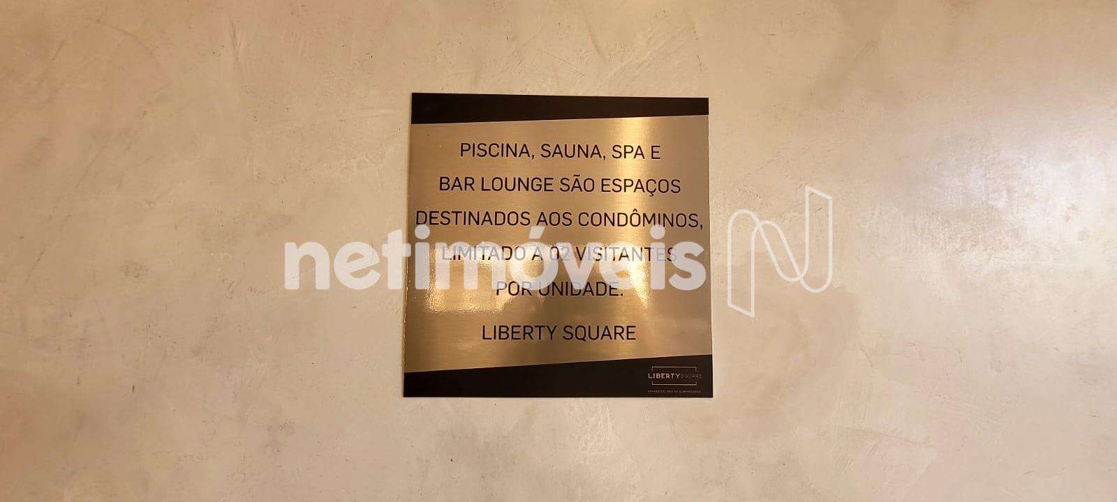 Placa de aviso do condomínio