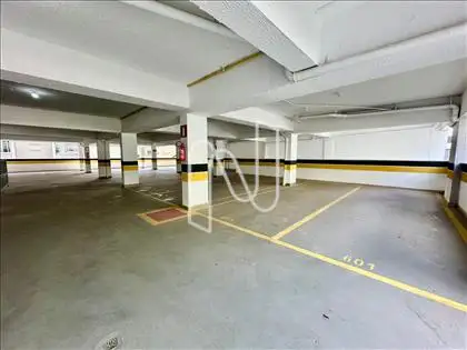 Prédio - Garagem