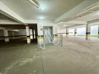 Prédio - Garagem