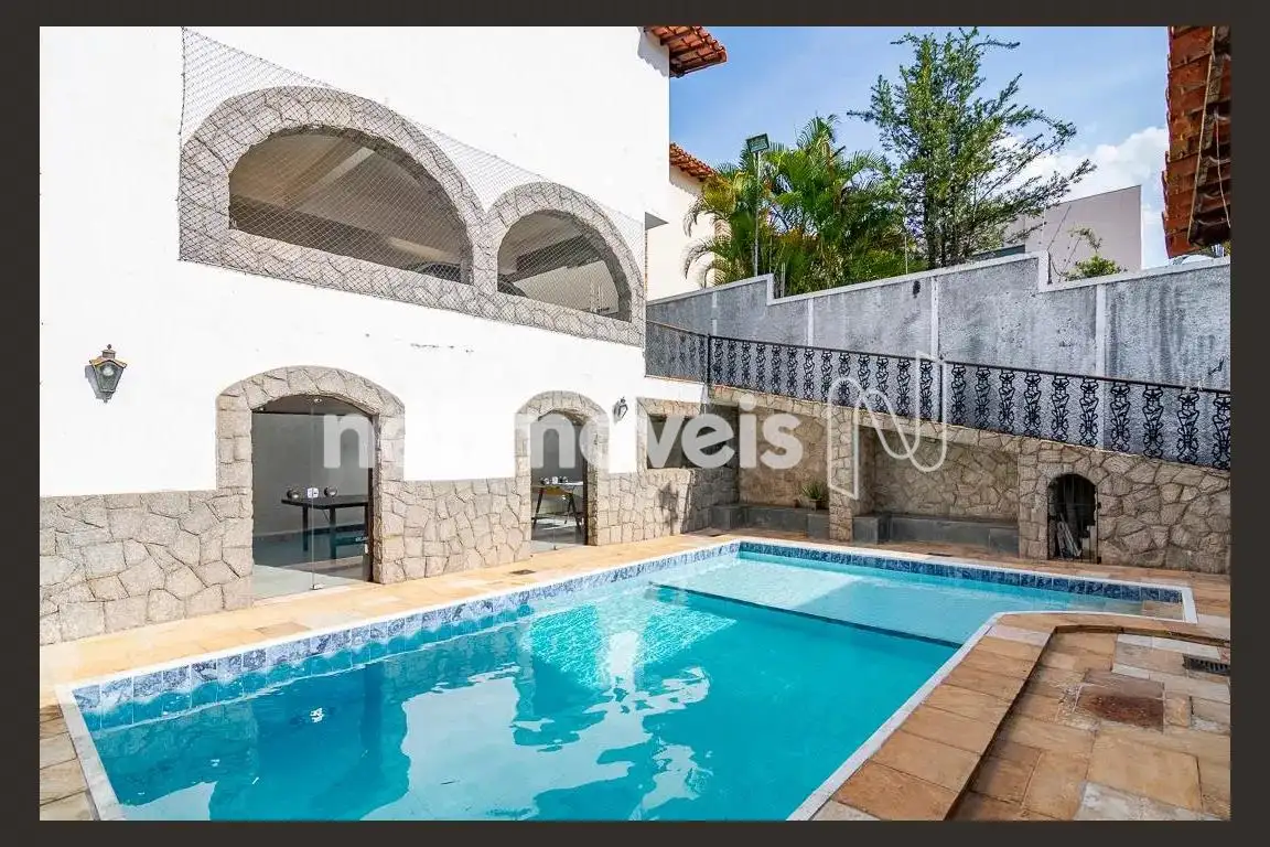 Àrea externa com piscina