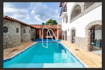 Àrea externa com piscina