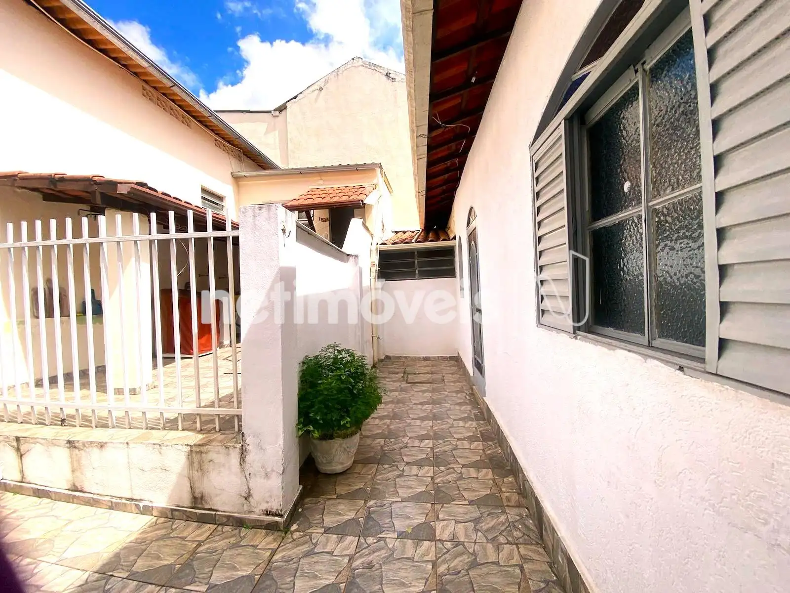  Casa principal e Edícula