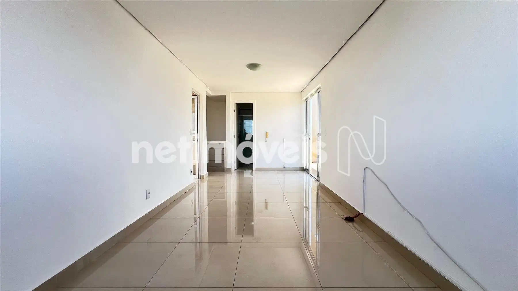 Sala ampla 2° andar