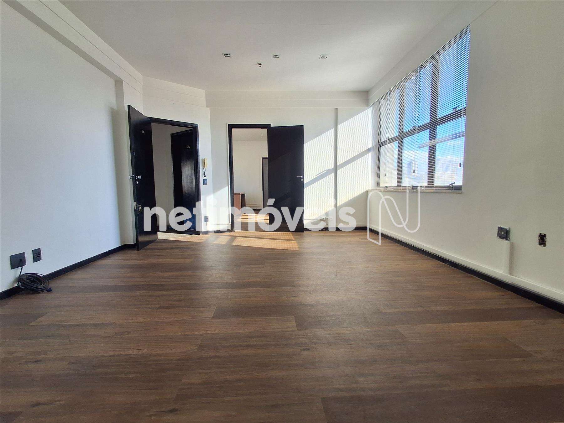 Conjunto de salas para comprar com 166 m², 3 banheiros, 5 vagas em Avenida Nossa Senhora do Carmo, São Pedro, Belo Horizonte