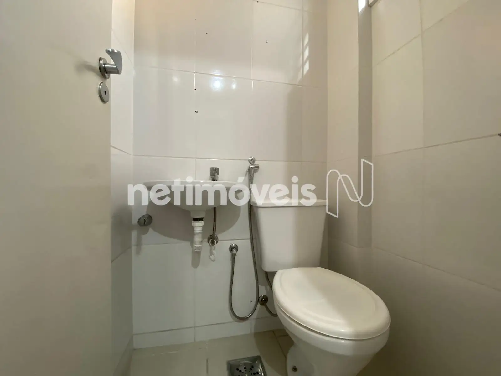 Banheiro outro ângulo