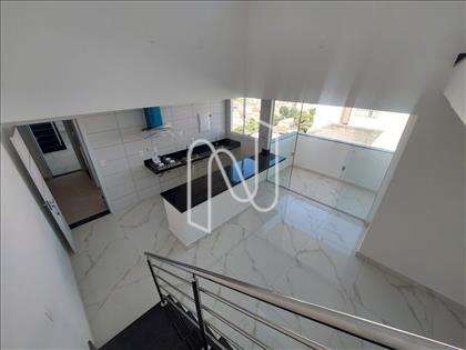  Sala com piso em porcelanato 90x90cm