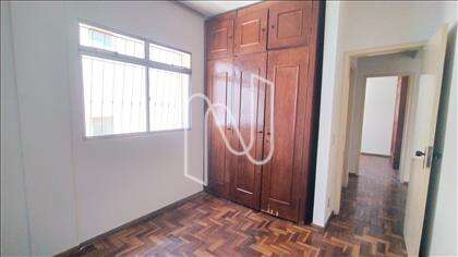 QUARTO 02 C/ARMÁRIO 