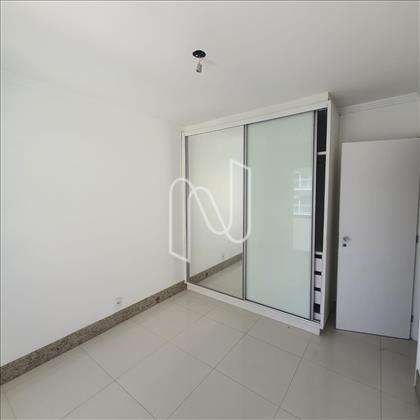 Quarto 1 c/ Armários  