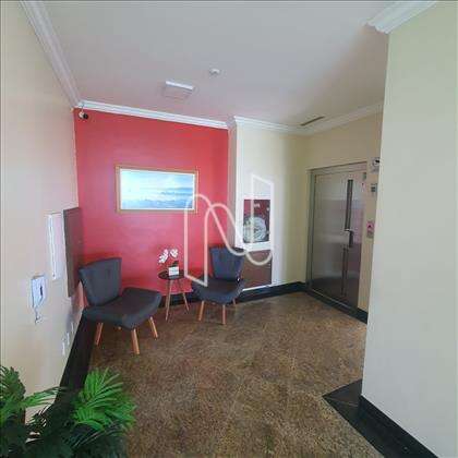 Prédio - Hall com Elevador 