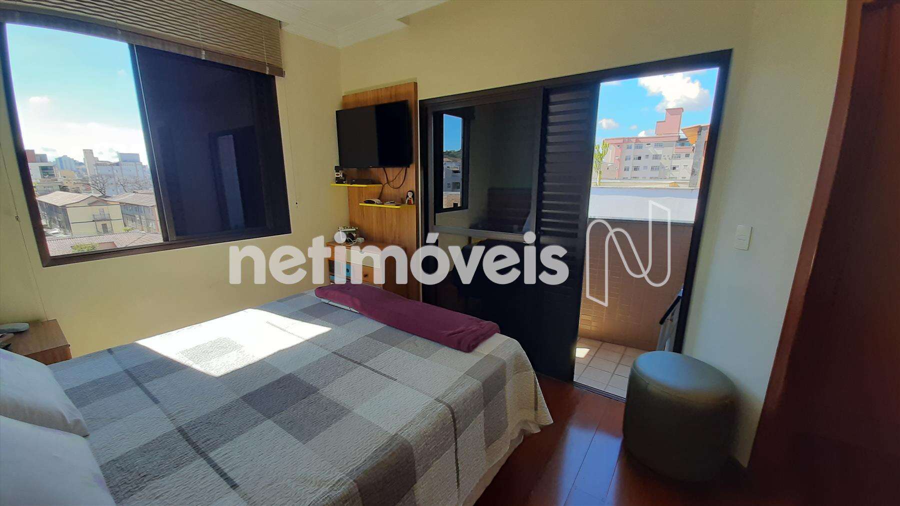 Quarto suíte com varanda 