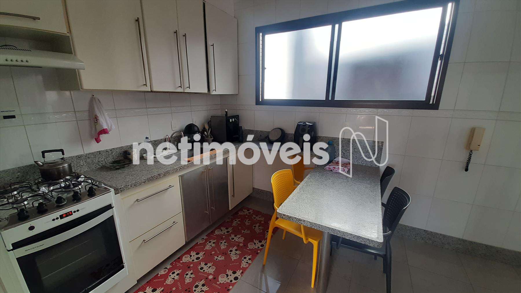 Cozinha de outro ângulo