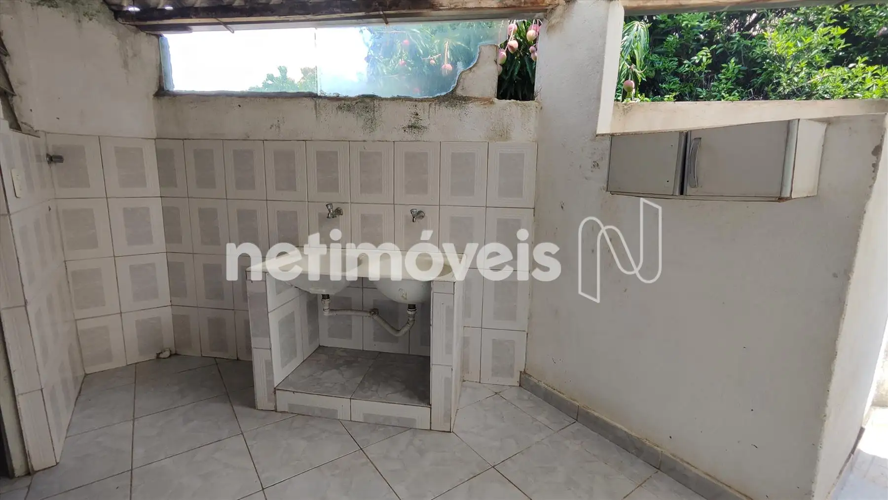 Área de serviço Barracão Sobrado