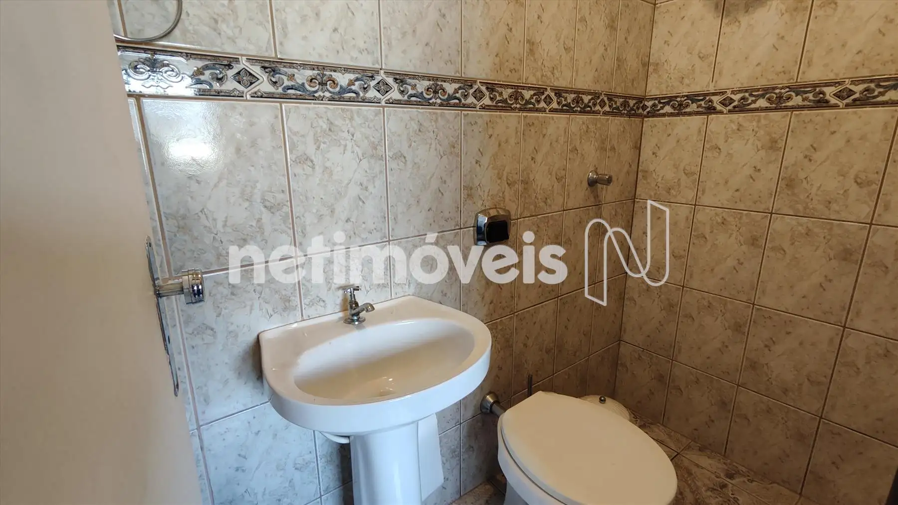 Banho do quarto de apoio 