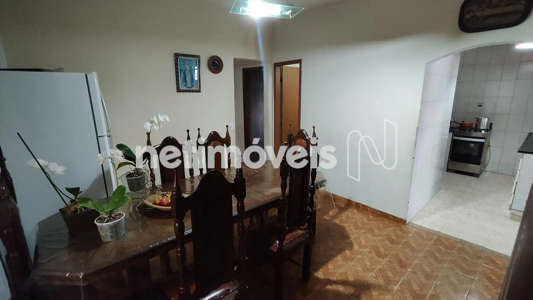 Sala de jantar de outro ângulo