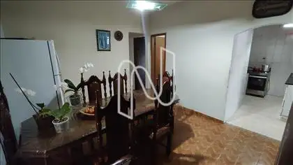 Sala de jantar  de outro ângulo