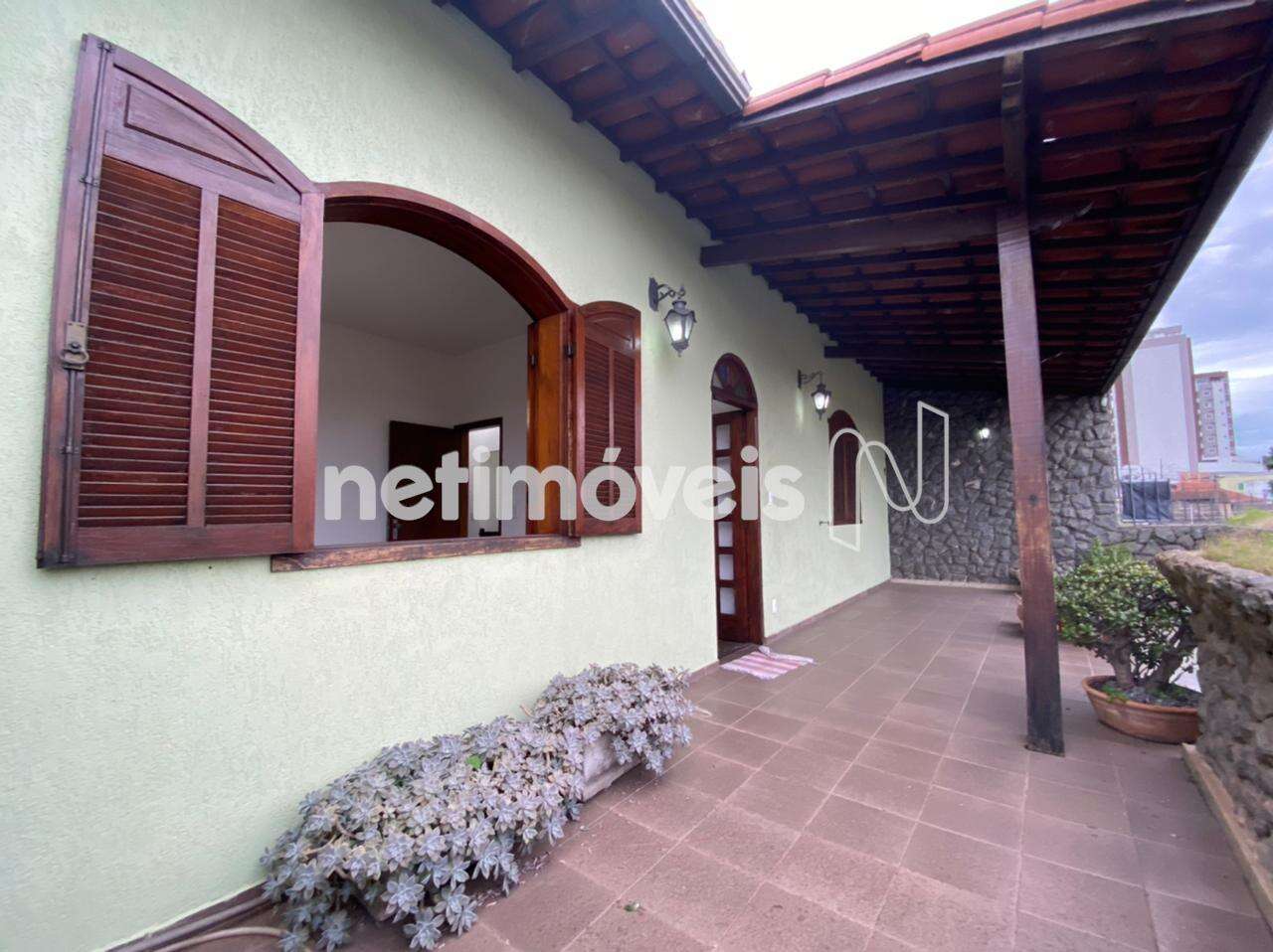 Varanda Quartos - Casa Frente