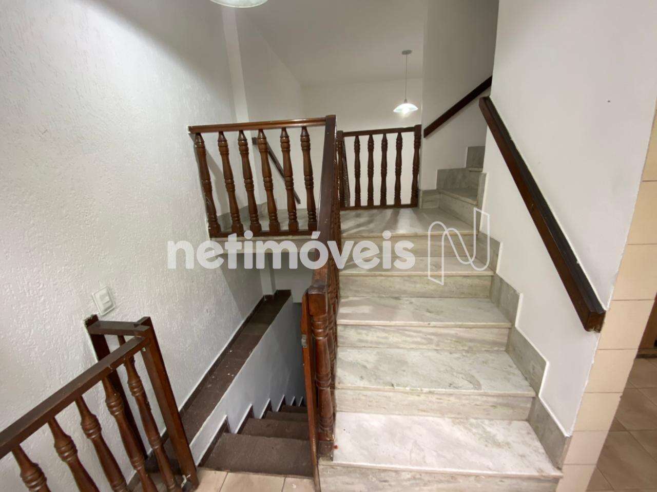 Escada Entre Níveis - Casa Frente