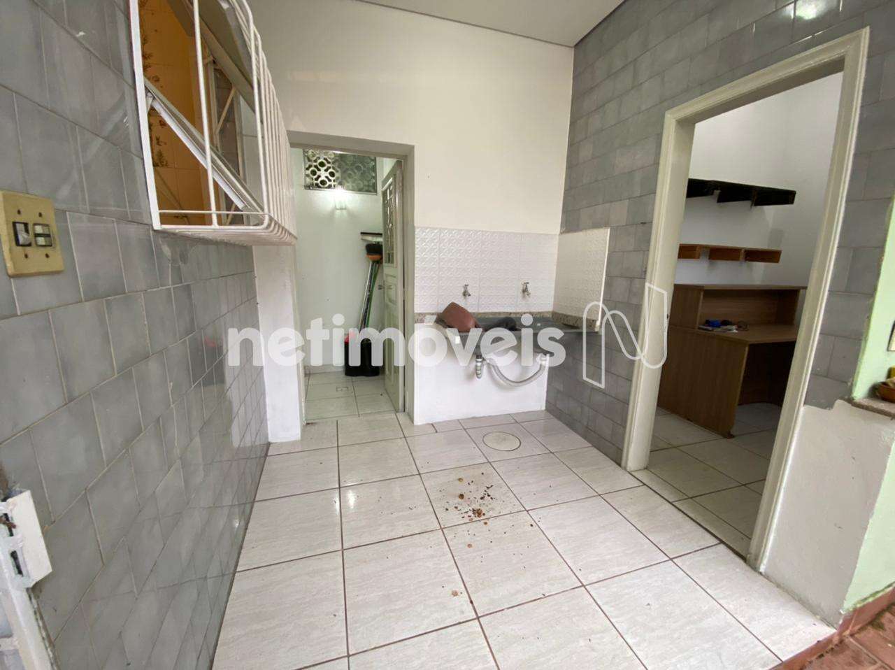 Área de Serviços - Casa Frente