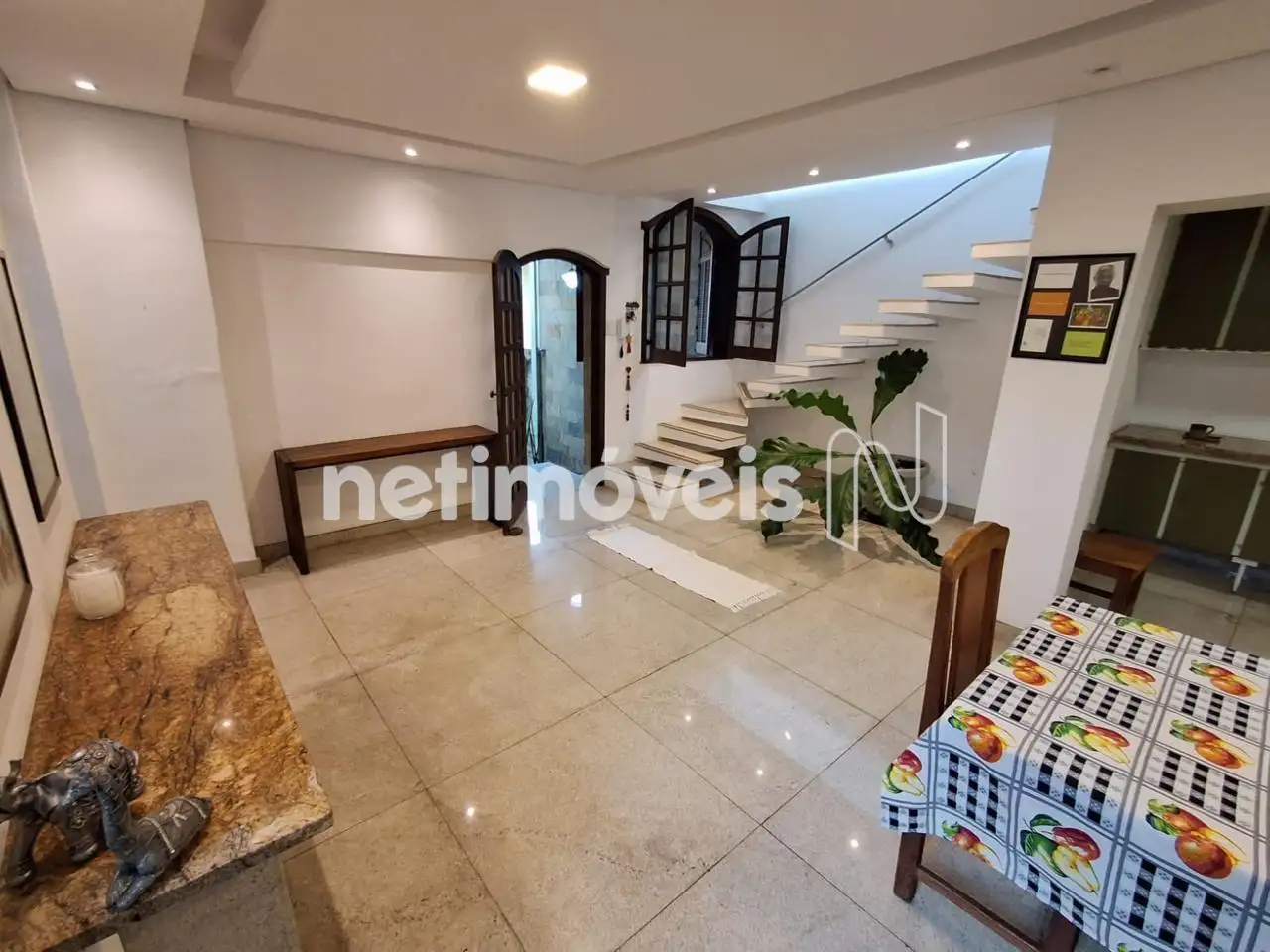 Sala de Entrada - Casa Fundos