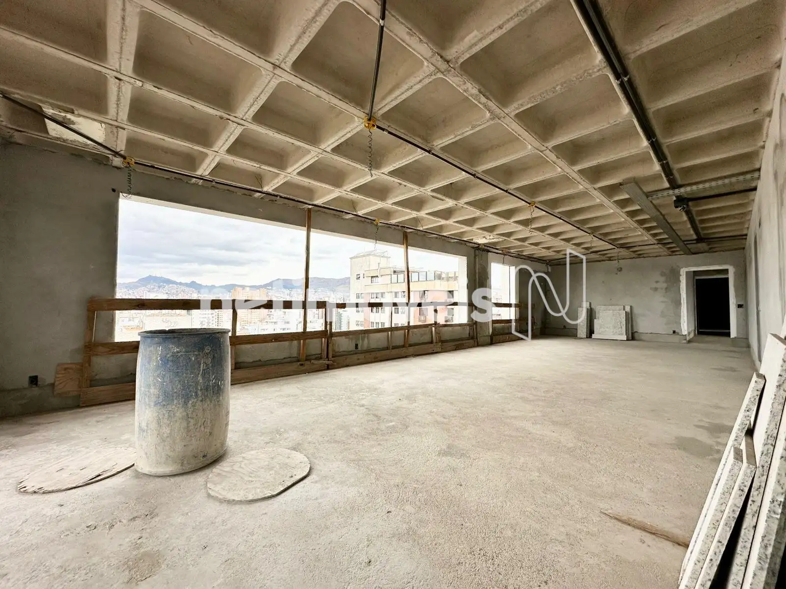 Salão para 03 ambientes