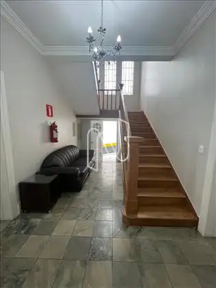 Hall Escada