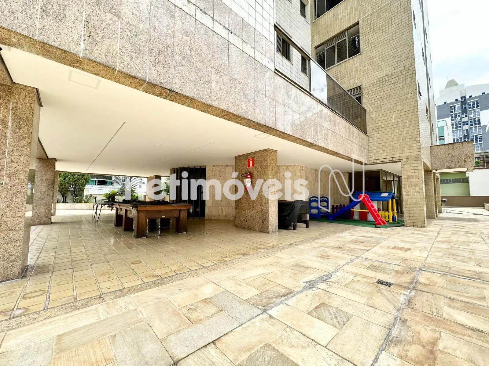 Prédio -  Salão de jogos e Espaço Kids