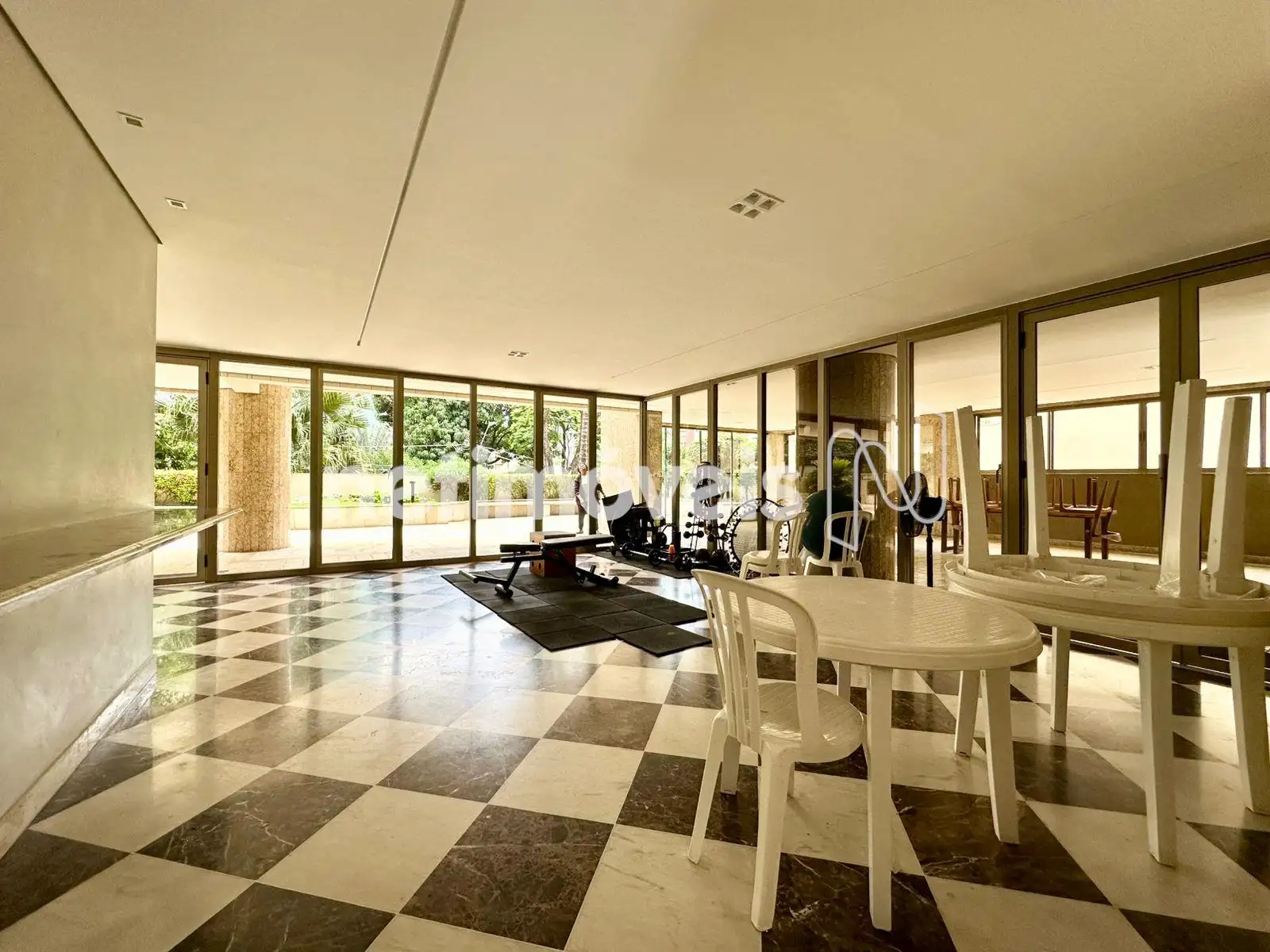 Prédio - Salão de festas e Academia