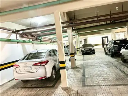 Prédio - Vaga de garagem 