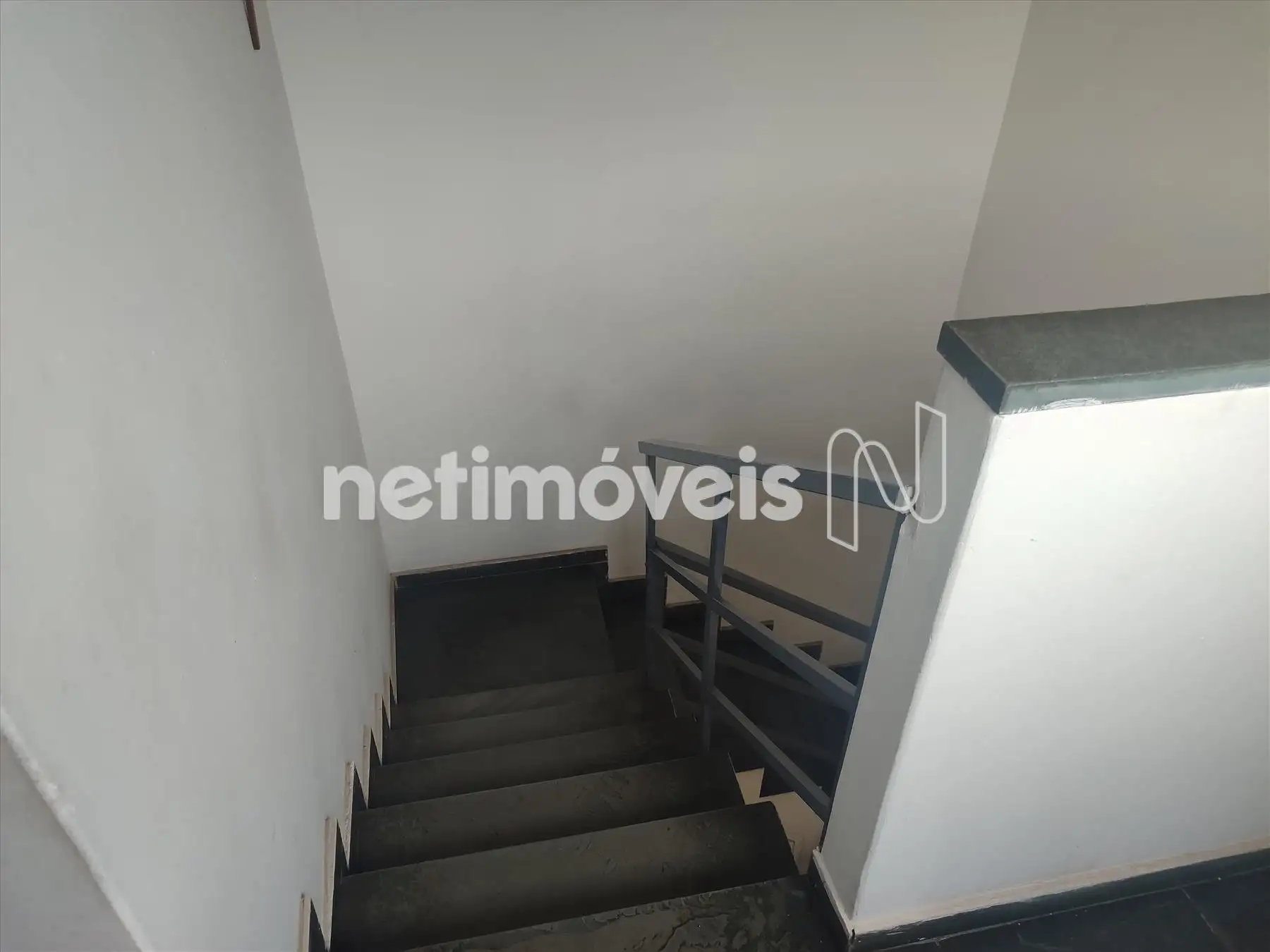 F27 - Acesso segundo piso