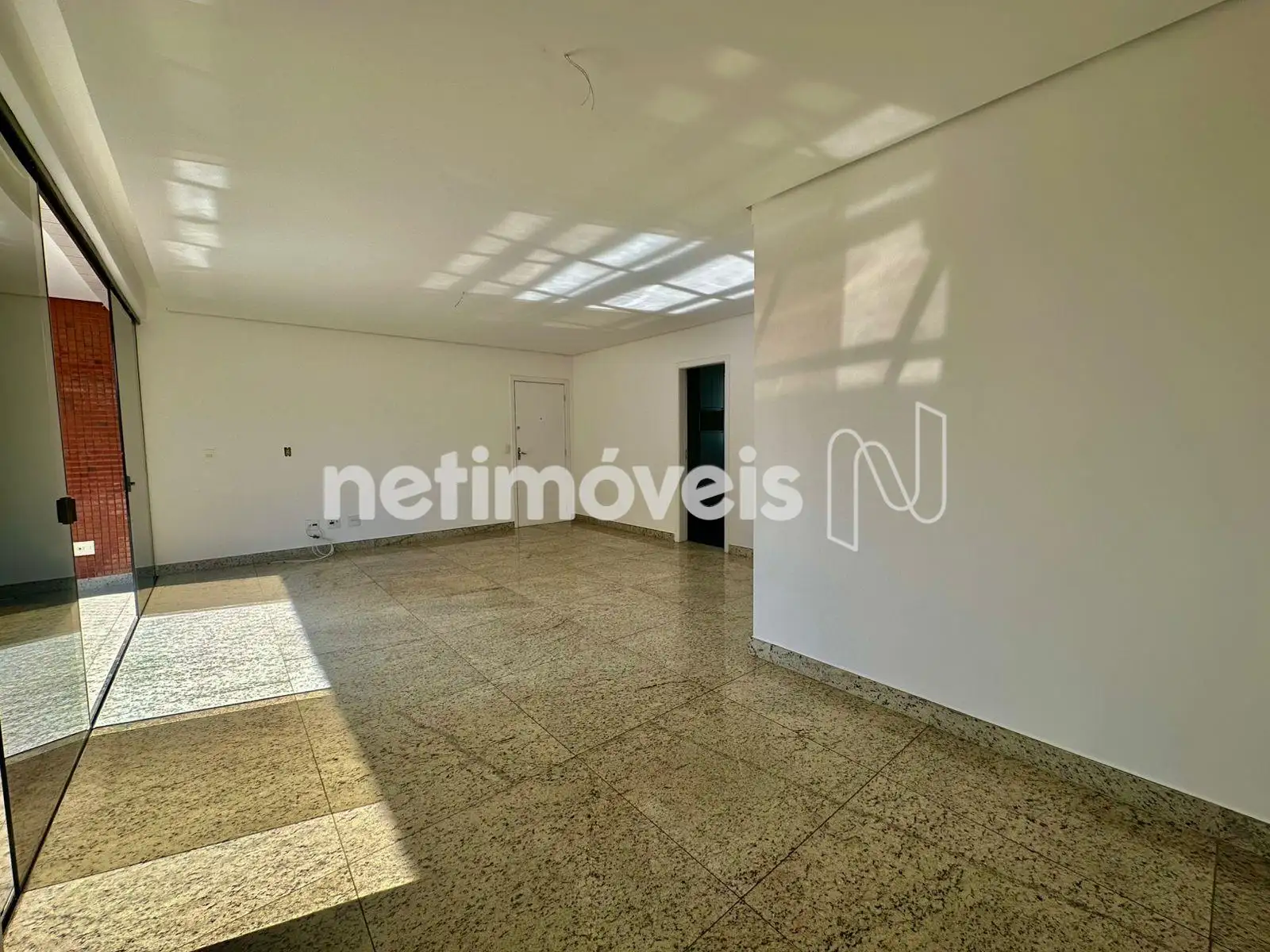 Sala mais um ângulo