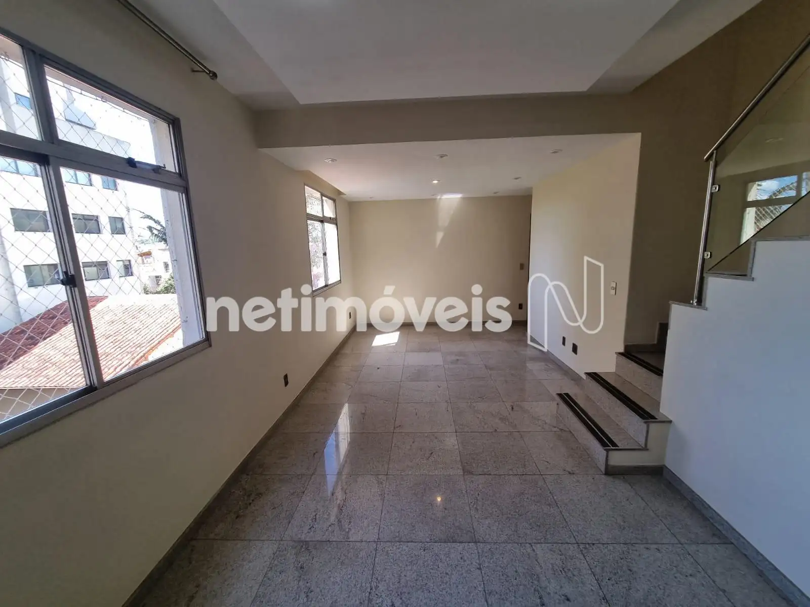 Sala - 01° Nível 