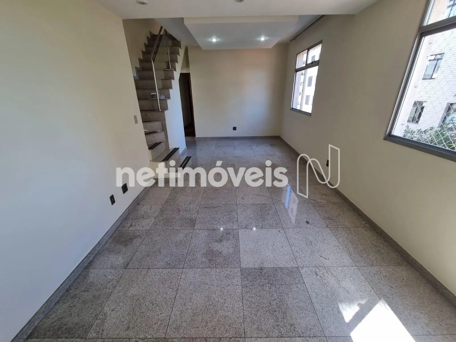 Sala - 01° Nível 