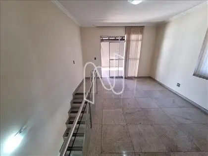 Sala - 02° Nível  
