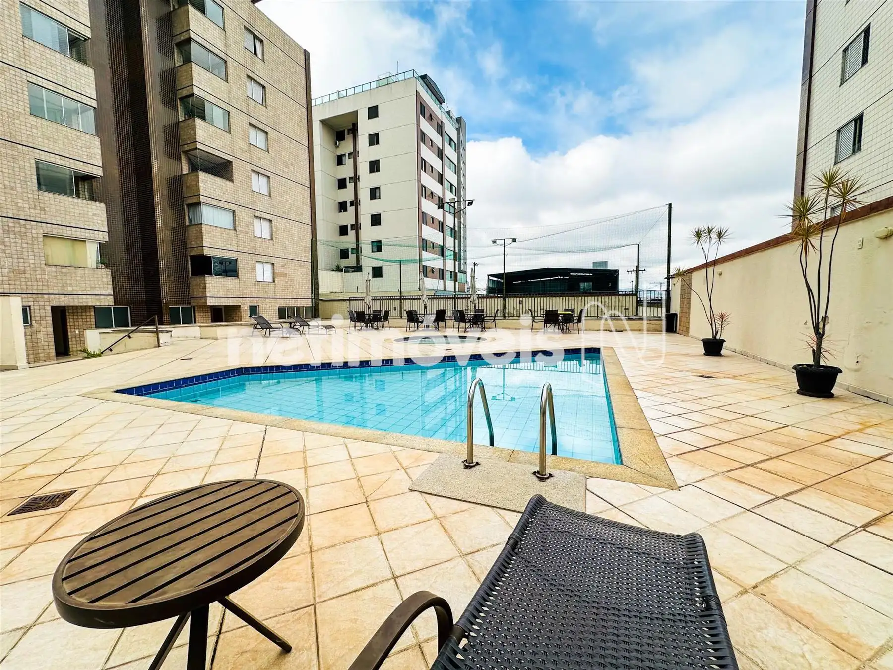 Prédio - Piscina