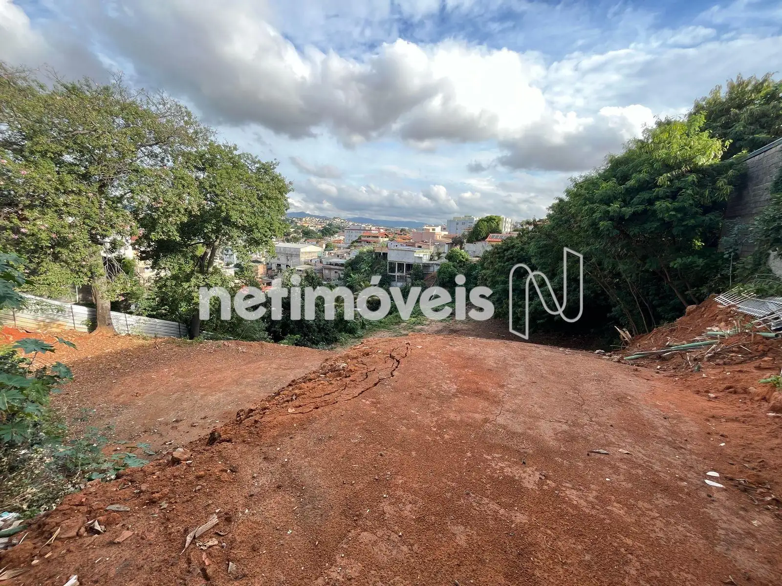 Entrada do lote com vista para os fundos