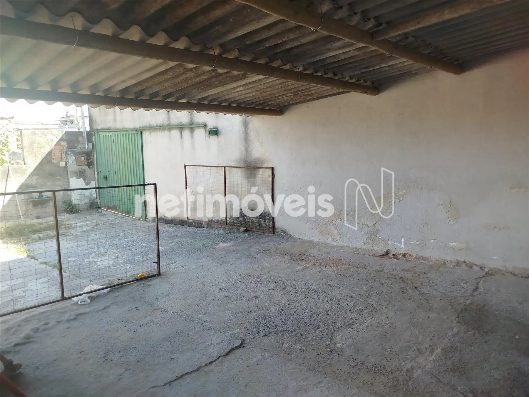 F22 - vagas de garagem cobertas e descoberta