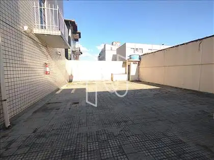  F19 - pátio de estacionamento foto 1