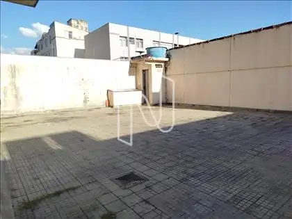  F20 - pátio de estacionamento foto 2