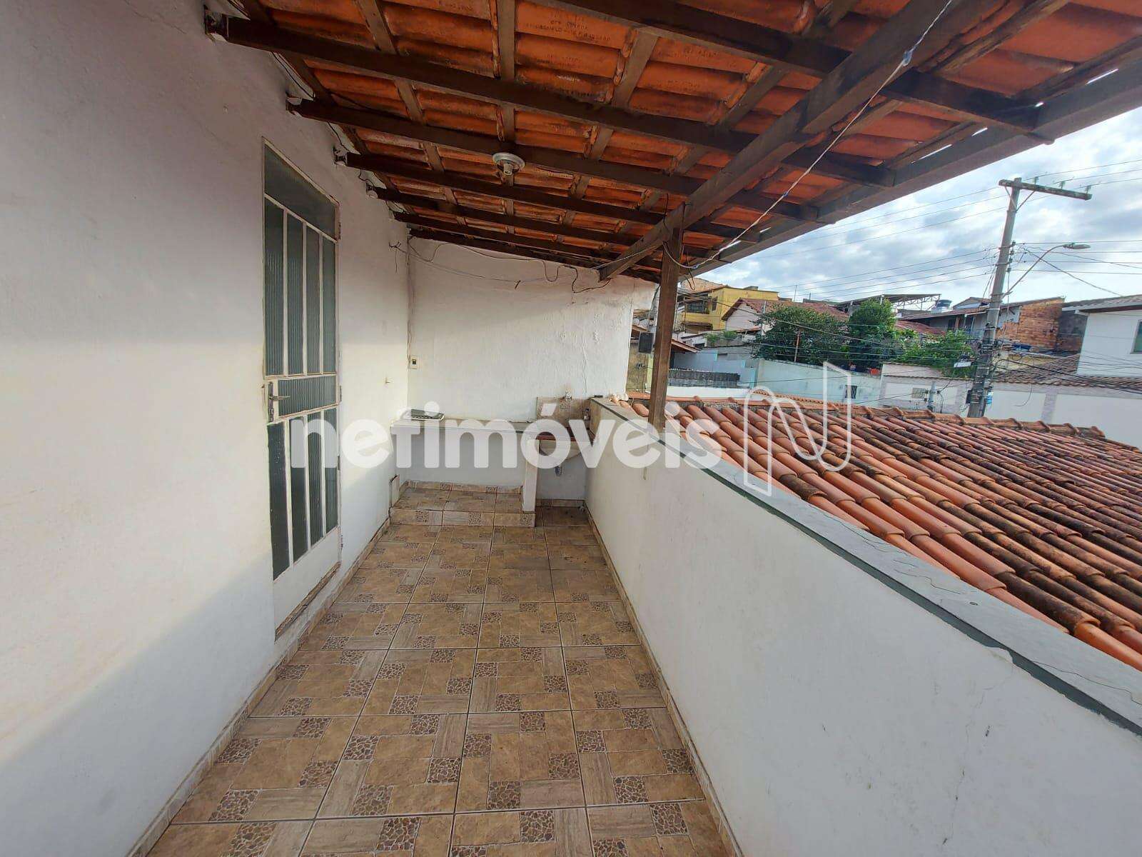 Casa Fundos - Área de Serviços