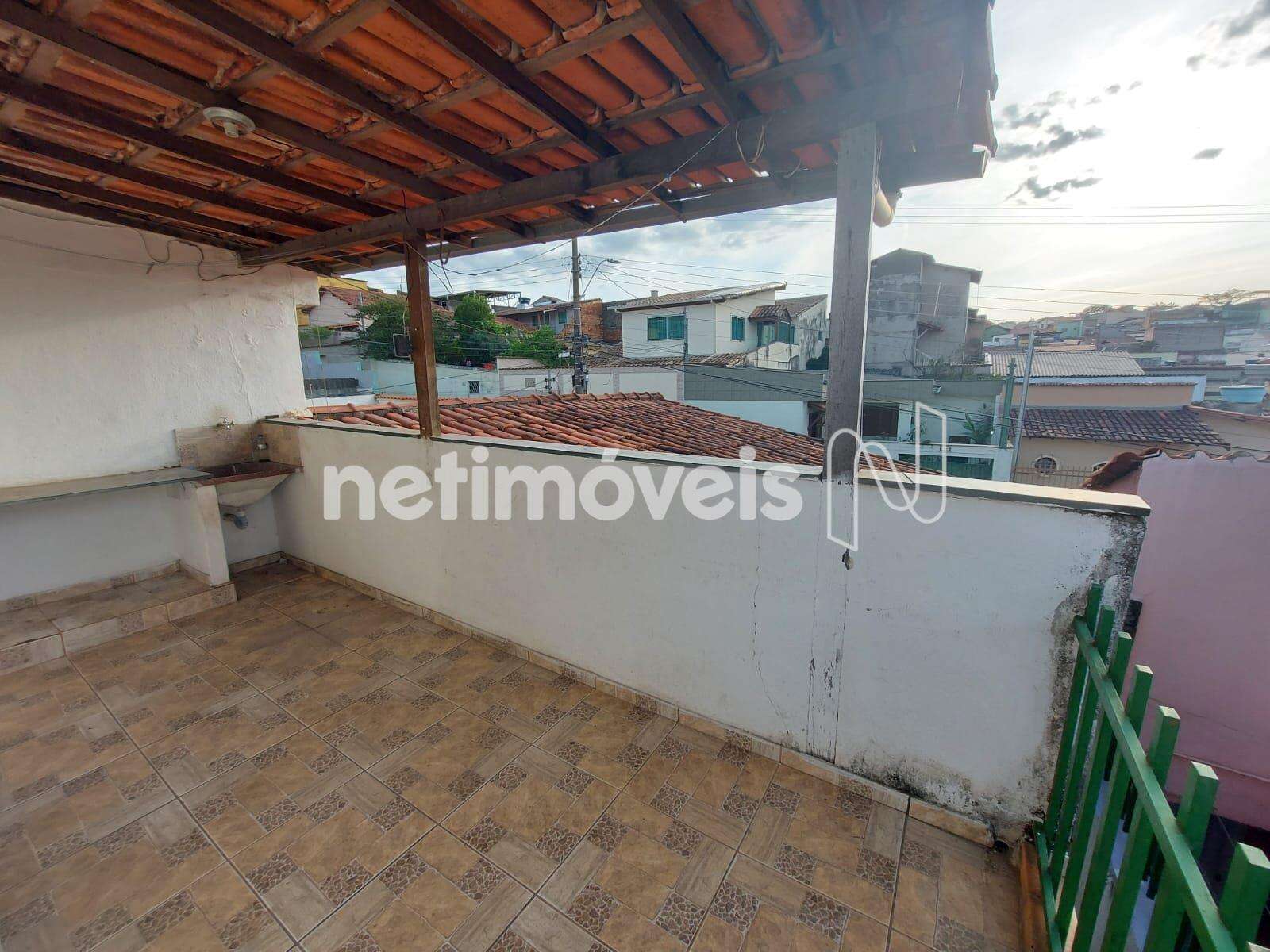Casa Fundos - Área de Serviços