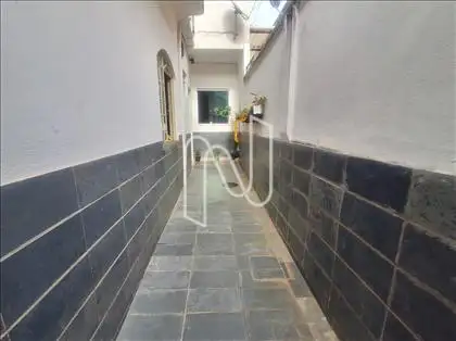 Casa Frente - Corredor Lateral
