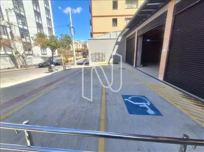 Estacionamento (Frente Loja) 