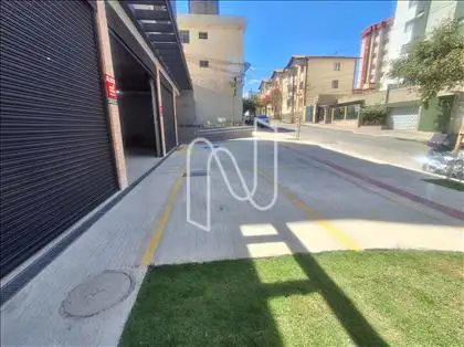 Estacionamento Frente Loja (Outro Ângulo)  